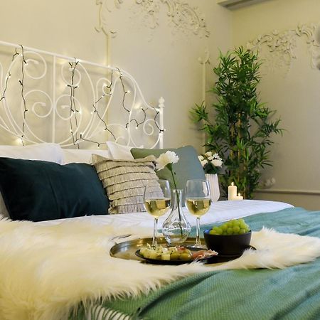 Cozy Studio Overlooking The Old Town Bucarest Exterior foto